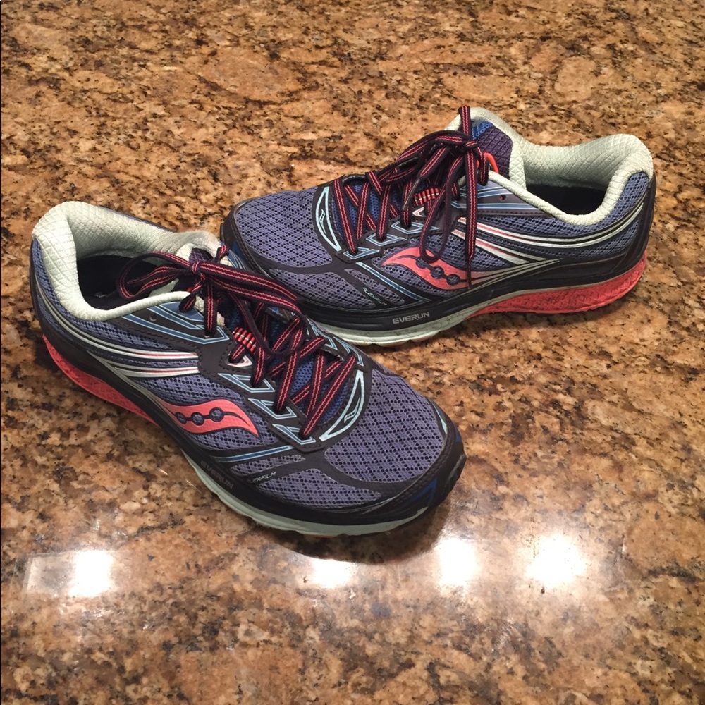 EWC Saucony Guide9 Sneakers